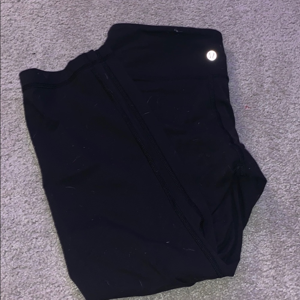 Cropped black lulu leggings